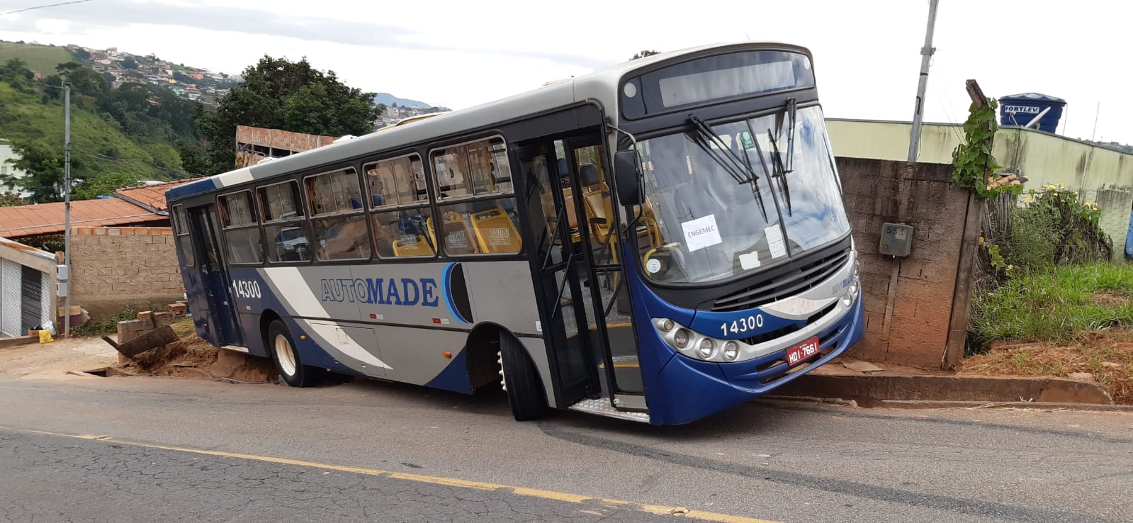 Ônibus envolvido em acidente tem manutenção em dia, diz empresa