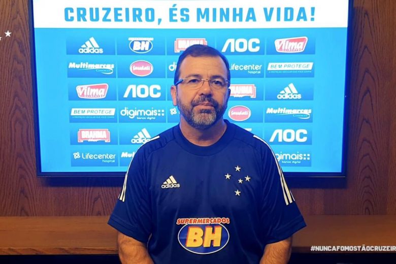 Apresentado virtualmente, Enderson Moreira diz que Cruzeiro não pode ter “time de meninos”