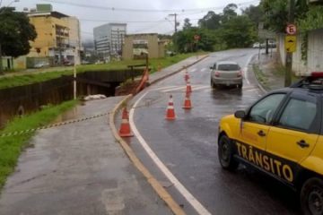 Trânsito é interditado na avenida Li Guerra, em Itabira