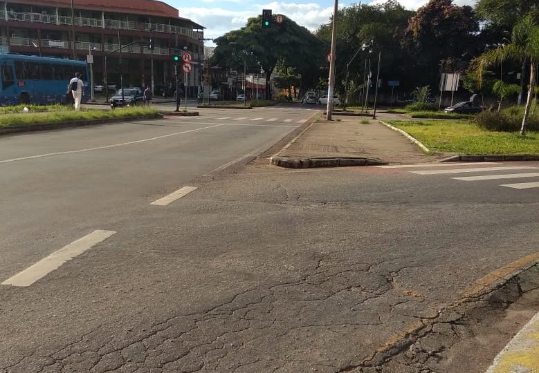 belo-horizonte-tem-ruas-e-avenidas-praticamente-desertas-apos-medidas-de-prevencao-ao-covid-19 (4)