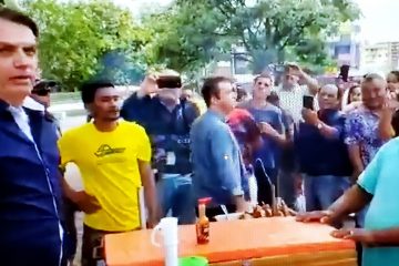 Bolsonaro sai às ruas um dia após ministro recomendar isolamento