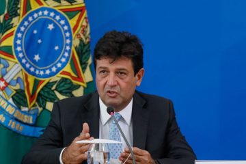 Covid-19: governo declara transmissão comunitária em todo o país