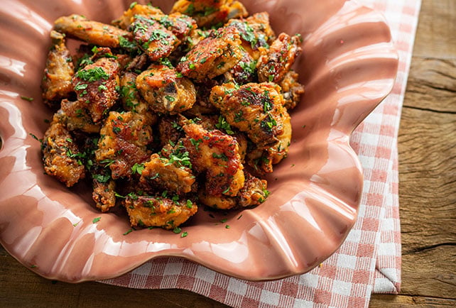 Saiba como fazer um delicioso Frango a Passarinho de forno