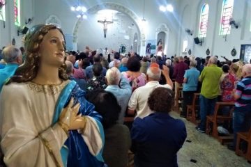 Igrejas recomendam evitar contato em missas para prevenir coronavírus