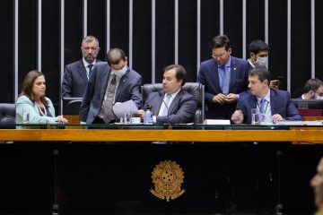 Maia propõe auxílio de R$ 500 a trabalhador informal durante pandemia