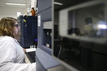 8 de março: Após 7 anos em queda, diferença salarial de homens e mulheres aumenta