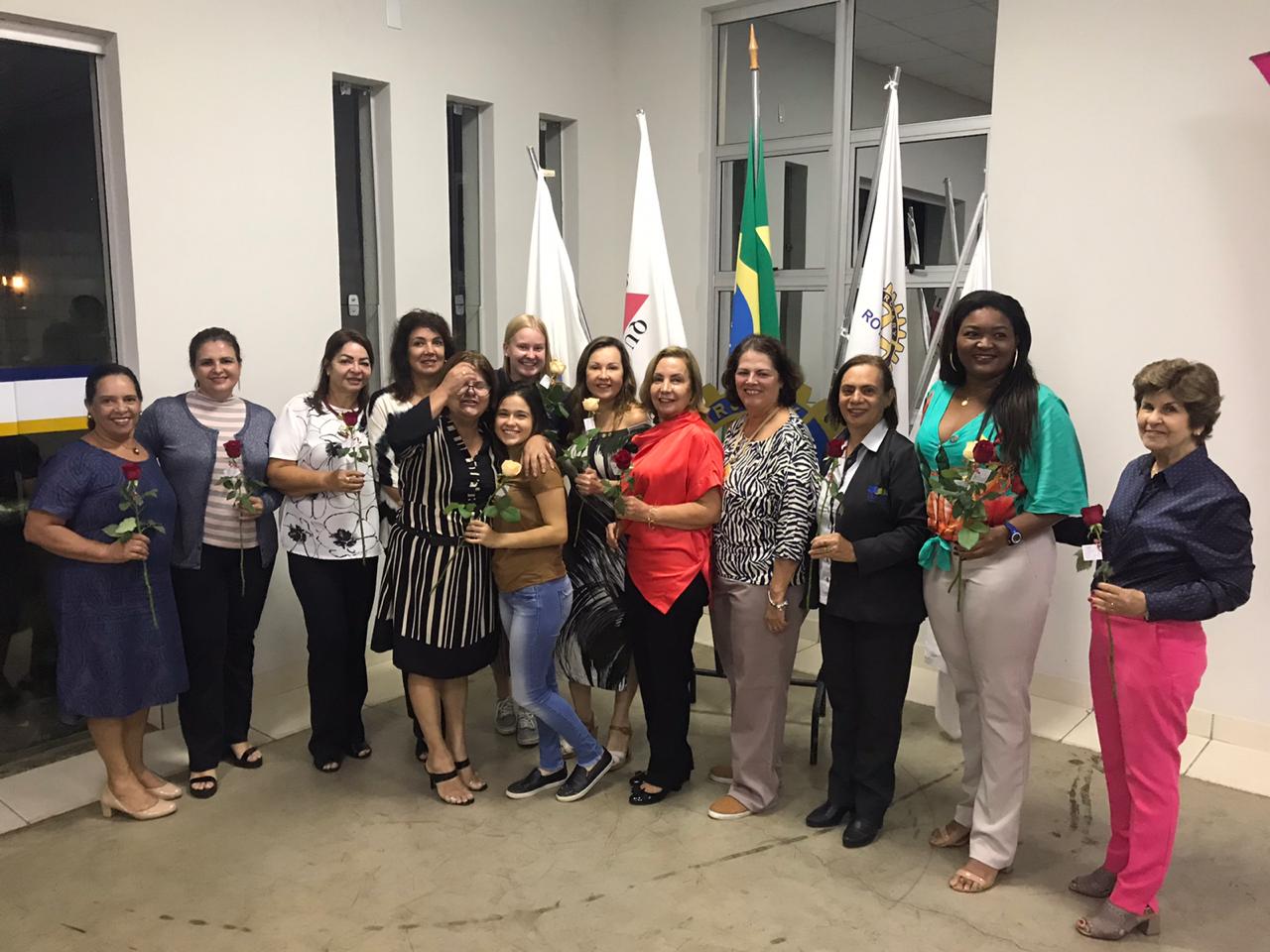 Rotary Club de Itabira presta homenagem ao Dia das Mulheres