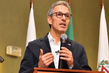 Romeu Zema anuncia que 13º dos servidores de MG será pago em parcela única