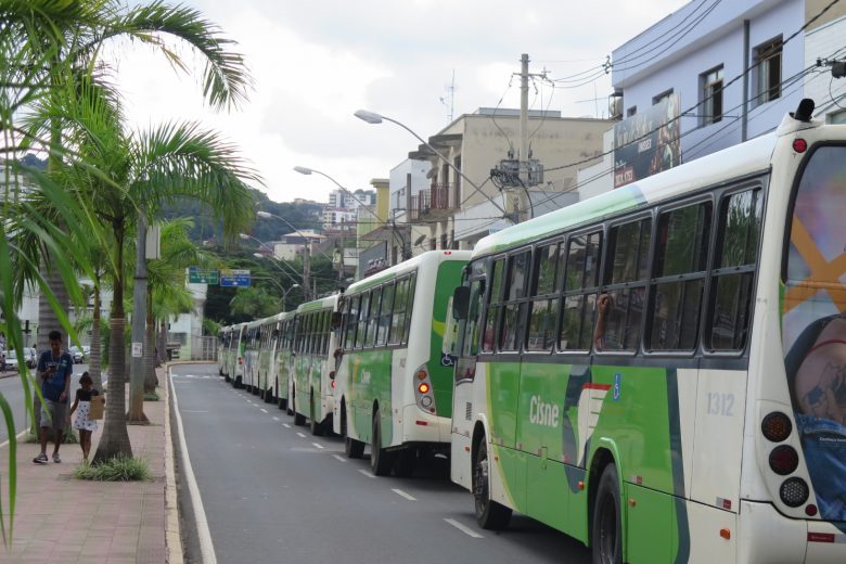 Cisne reduz escala de ônibus e anuncia novos horários