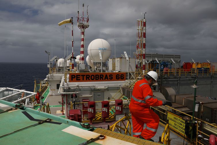 Petrobras recebe navio-tanque para operar na Bacia de Santos no dia 14