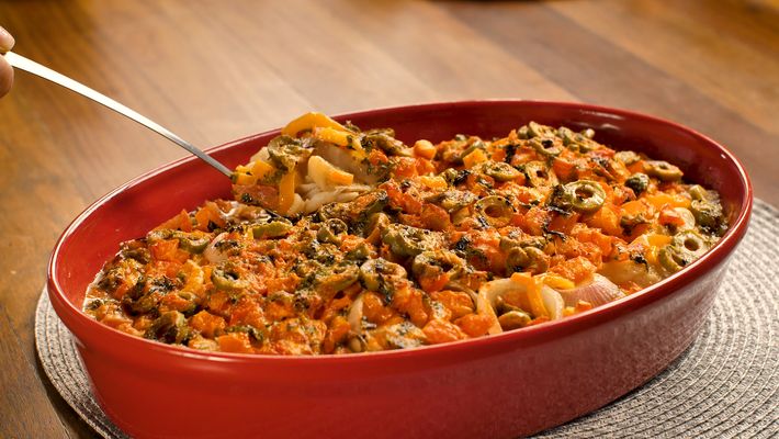 Veja como fazer uma deliciosa receita de bacalhau ao forno