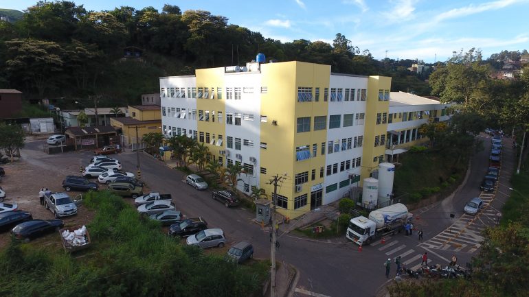 Diretor-executivo do HNSD faz atualizações sobre santa-marienses recebidos no hospital