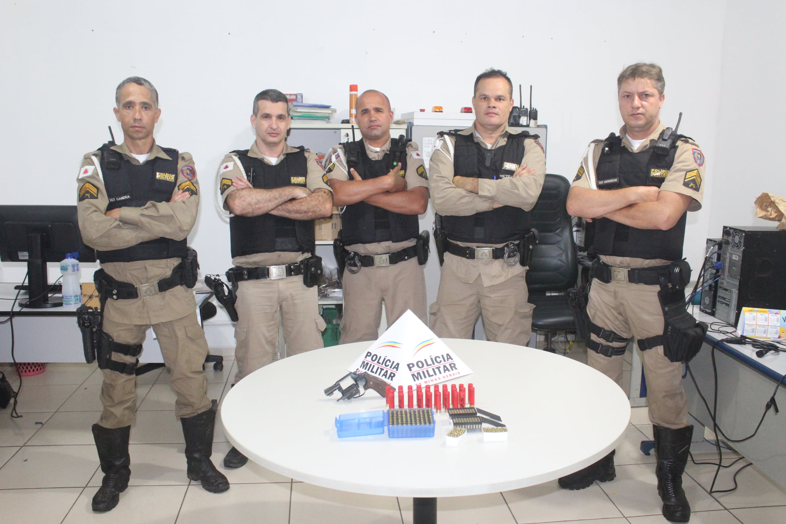 Polícia Rodoviária encontra arma e munições durante operação na MG-129