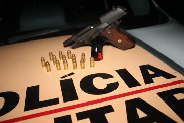 Pistola apreendida pelo Tático Rodoviário em Itabira foi roubada em 2017