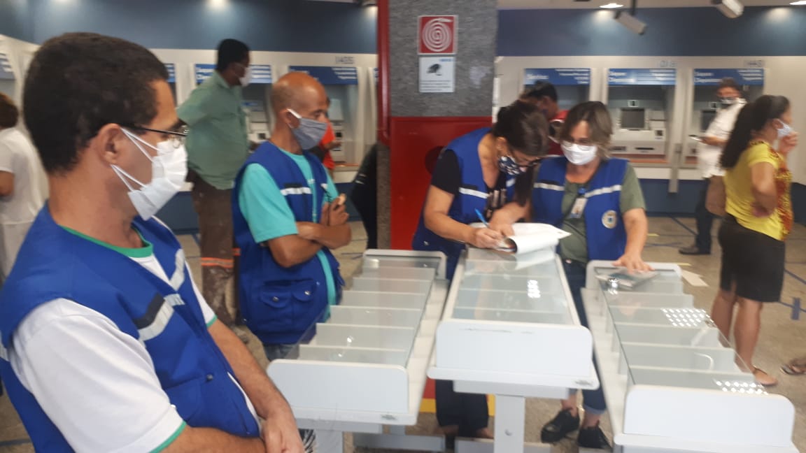 Agência da Caixa em Itabira é notificada por causa da aglomeração de pessoas