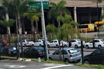 Taxistas e motoristas de aplicativos relatam dificuldade econômica devido pandemia