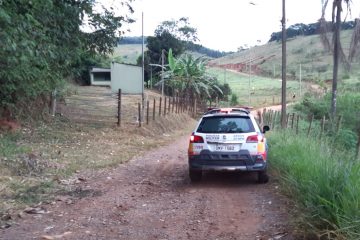 Bandidos fingem ser policiais para roubar armas na zona rural de Itabira