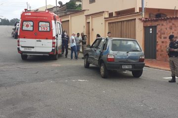 Colisão entre carros deixa mulher ferida no bairro Amazonas