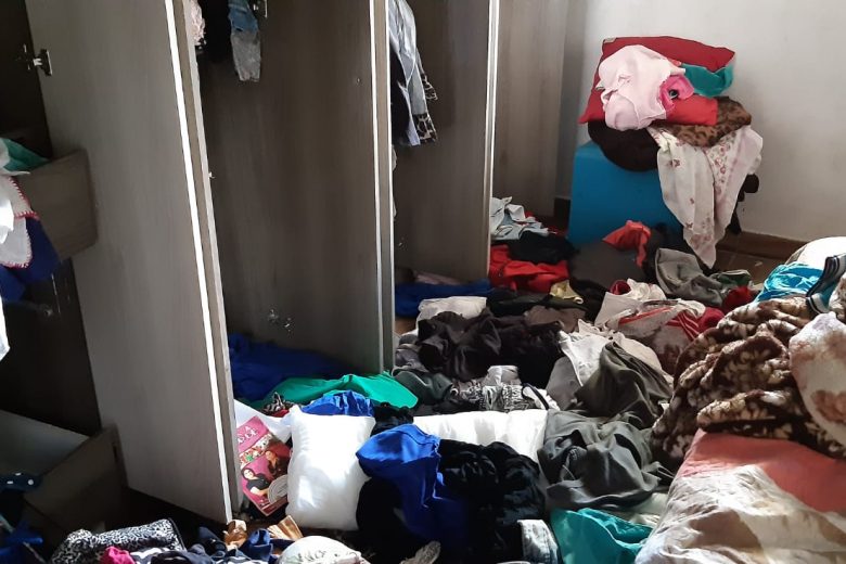 Homem suspeito de cometer furtos em residências é preso pela polícia
