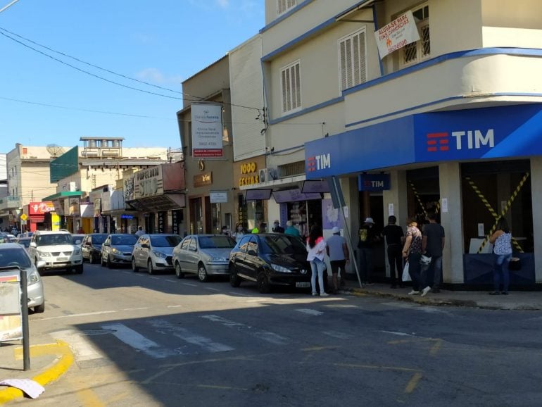 Centro comercial em Monlevade movimentado no primeiro dia de reabertura das lojas