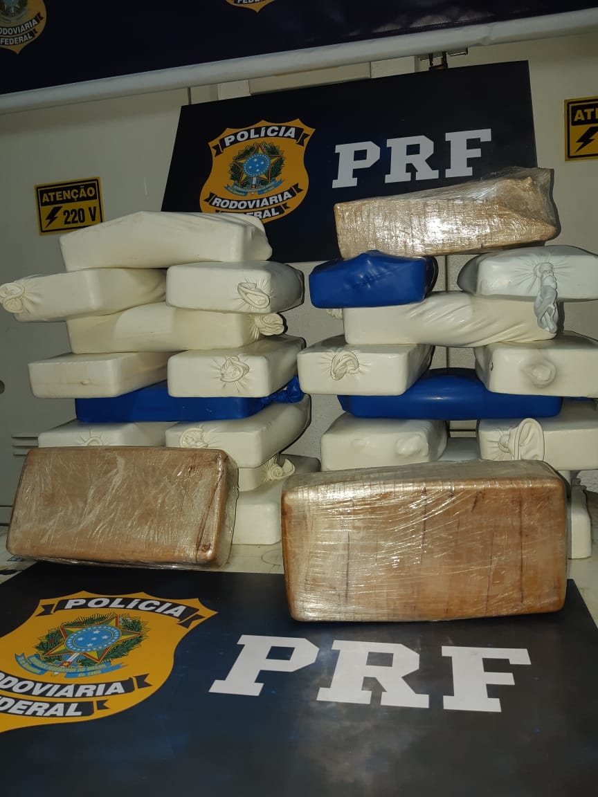 PRF apreende 26 tabletes de cocaína que seriam distribuídos em BH e Nova Era