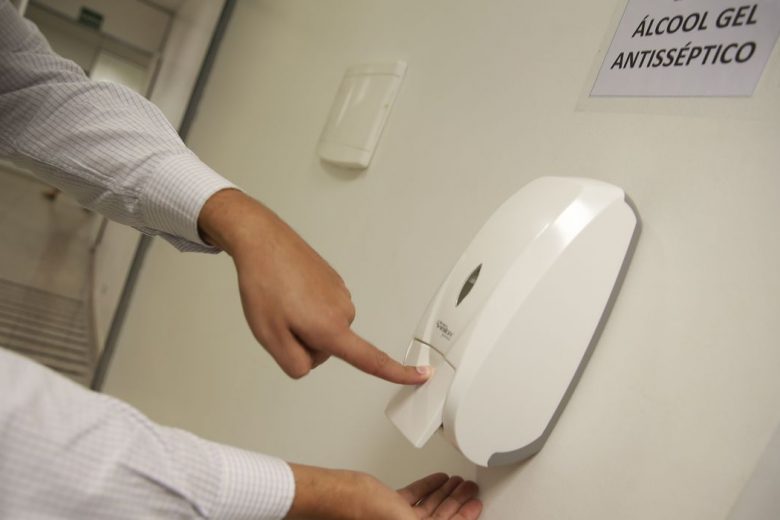 Risco de queimaduras: Bombeiros alertam para os perigos do álcool em gel