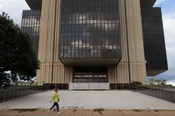 Pandemia e fim dos auxílios podem reverter retomada econômica