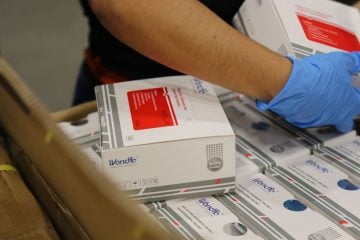 Cientistas brasileiros chegam a remédio que reduz 94% da carga viral da covid-19