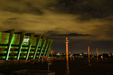 Mineirão homenageia trabalhadores que se arriscam em meio à pandemia do coronavírus