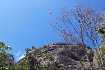 Homem cai de pedra com mais de 100 metros e morre em Caeté