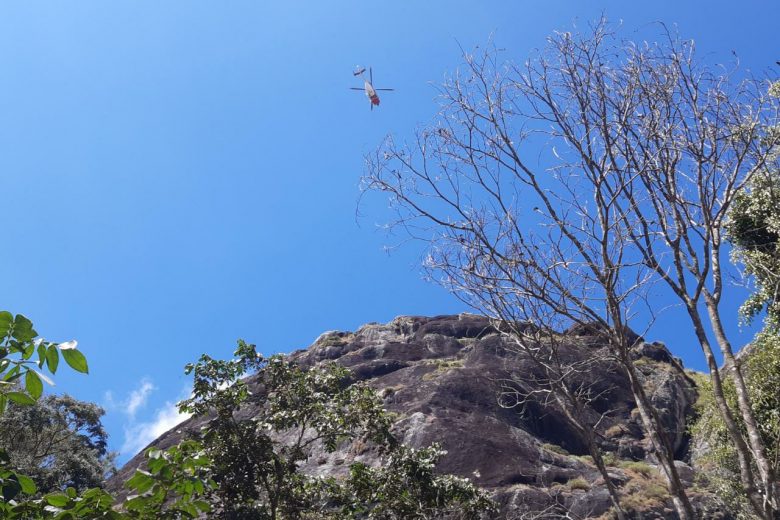 Homem cai de pedra com mais de 100 metros e morre em Caeté