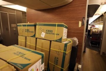 Com pandemia, transporte aéreo de cargas cai mais que a metade