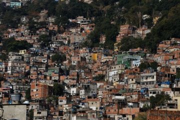 IBGE: quase dois terços das favelas estão a menos de dois quilômetros
