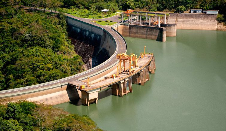 Adições e reduções no estoque de água do Brasil caem de 2013 a 2017