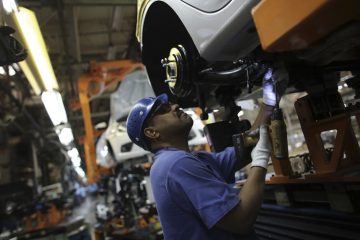 Confiança da indústria avança 8,9 pontos, revela pesquisa da FGV