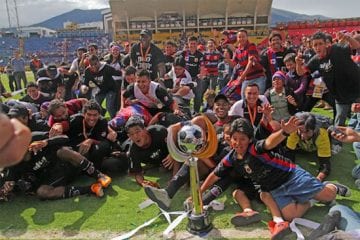 Tradição, títulos, dívida e amadorismo: história do Deportivo Quito serve de alerta ao Cruzeiro