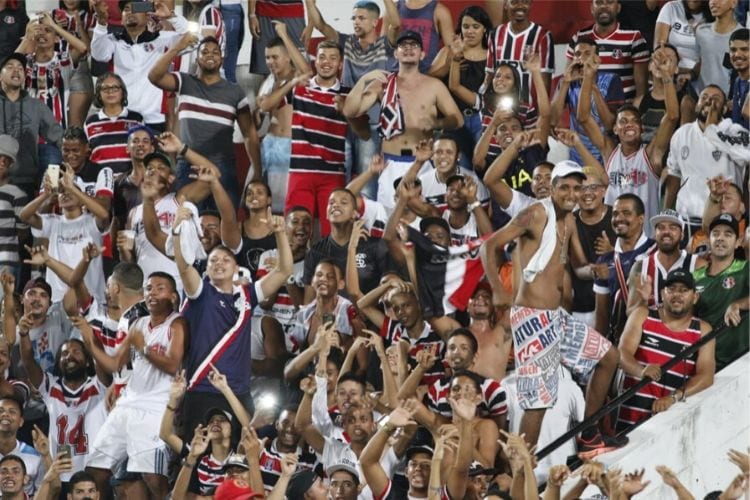 Ações de marketing arrecadam mais de R$ 50 mil e Santa encontra via para driblar crise