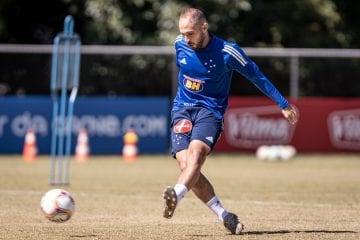 Régis promete futebol ofensivo e empenho do Cruzeiro, mas alerta: ‘Vai ser um ano muito difícil’