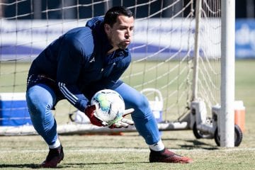 ‘Todo dia temos que ser merecedores de usar esta camisa’, diz Fábio, do Cruzeiro, em encontro entre jogadores e dirigentes