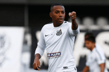 Em áudio vazado, Robinho critica dirigentes e pede volta de Ricardo Oliveira ao Santos