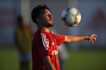 Heitor comenta volta dos treinos do Inter e método de trabalho de Coudet: “Cobra intensidade e seriedade”