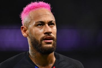 Jornal avalia volta de Neymar ao Barça como improvável e cita prioridade do clube: “Contratar um 9 para fazer sombra a Suárez”