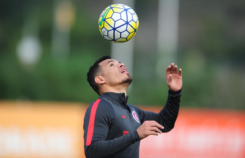 Ceará explica decisão de voltar a jogar aos 39 anos e desfaz mito polêmico sobre queda do Inter em 2016