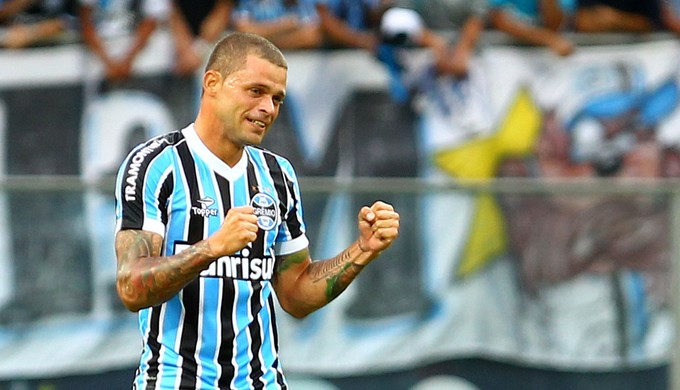 Edinho não se arrepende de ida ao Grêmio, mas volta a pedir perdão aos colorados: “Estava engasgado, chorei muito”
