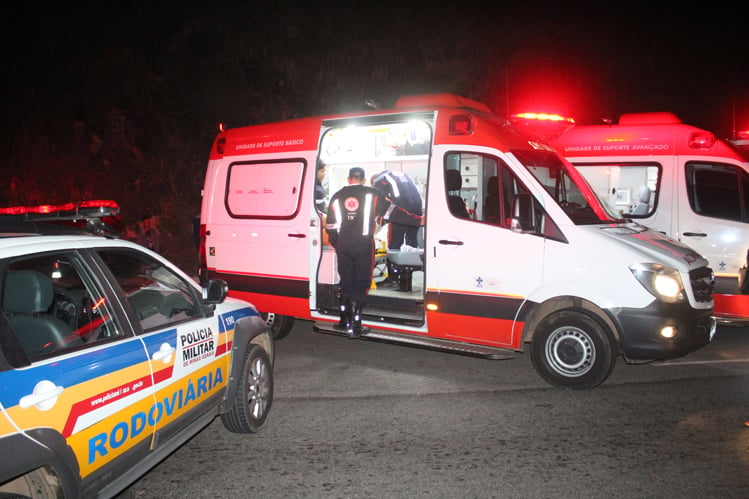 Mulher socorrida em estado grave após acidente é levada para Belo Horizonte
