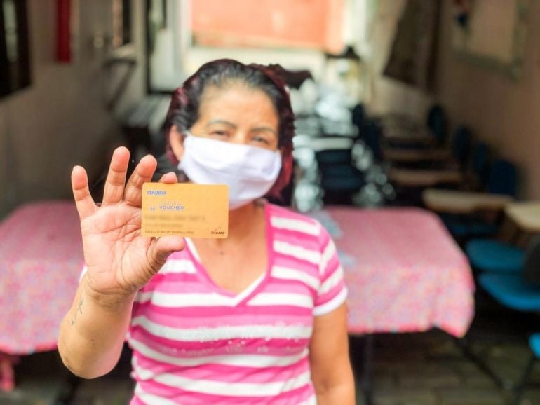 Prefeitura inicia entrega de cartões do Itabira Voucher