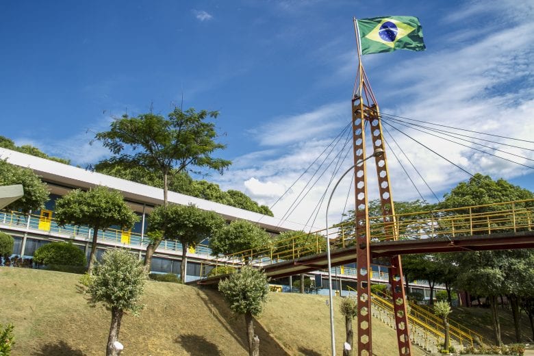 Unileste abre editais para contratação de docentes