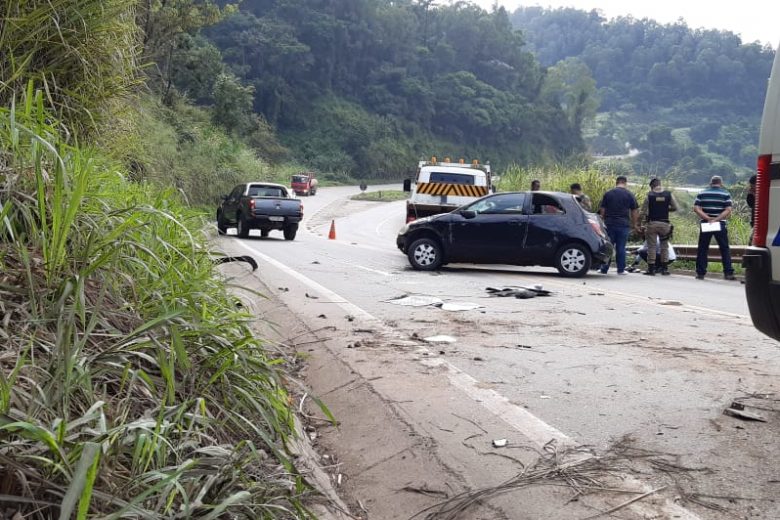 Mulher morre após perder controle do carro e capotar na estrada do “Forninho”