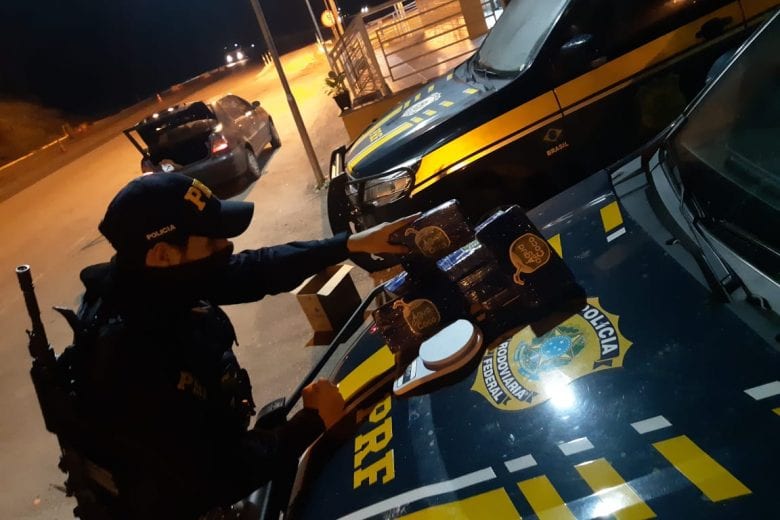 PRF apreende 10kg de cocaína que seriam entregues no Espírito Santo