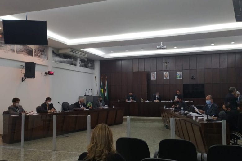 Vereadores defendem comércio aberto em Monlevade e querem ser ouvidos pela prefeita